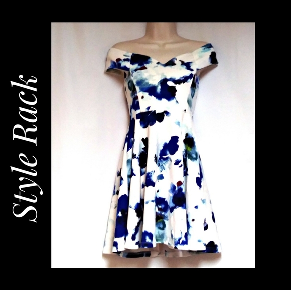Style Rack Skater Dress White Blue Floral Size Med
